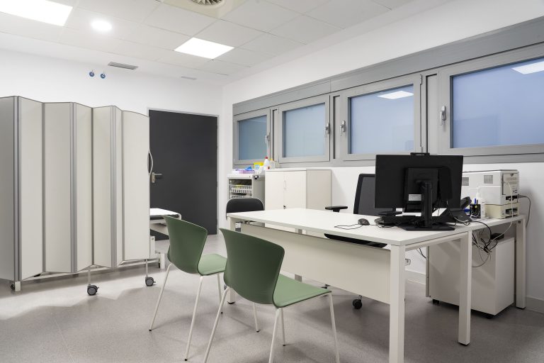 Humanizar los espacios sanitarios: diseño y equipamiento que cuidan a las personas