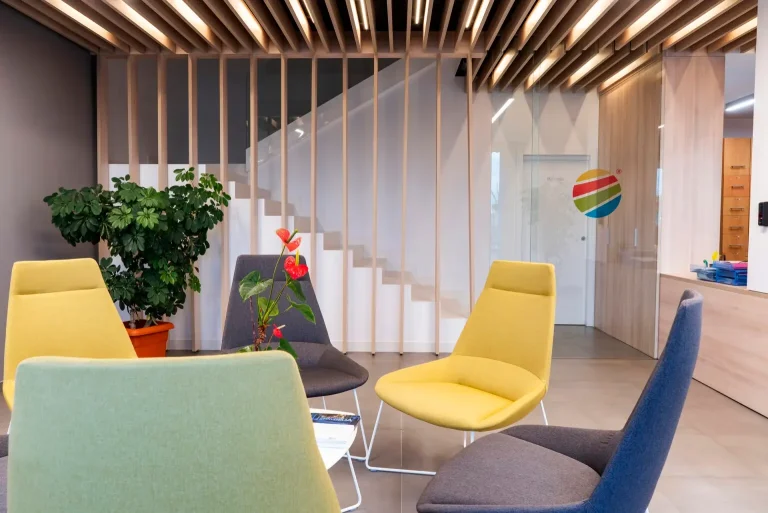 El Poder del Color en Interiorismo: Cómo Elegir la Paleta Perfecta para tu Espacio